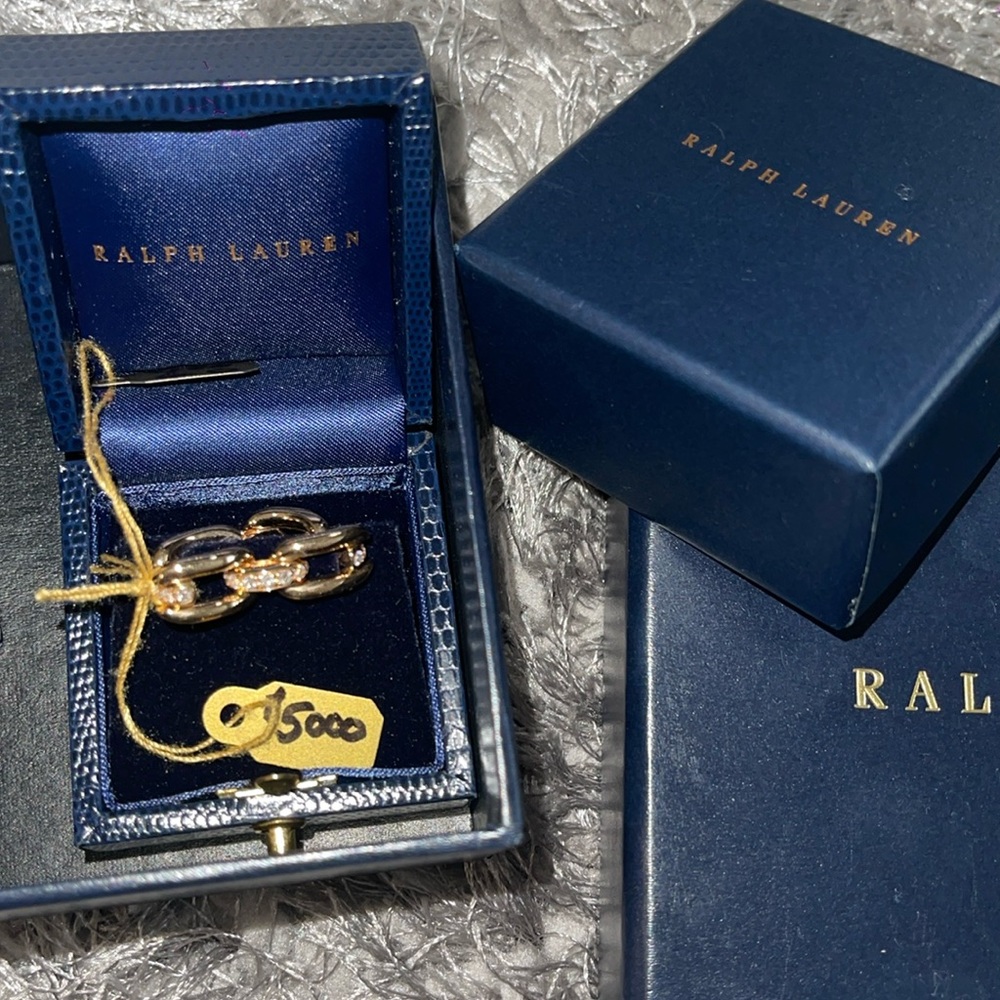 Brand new 18k yellow gold with diamonds